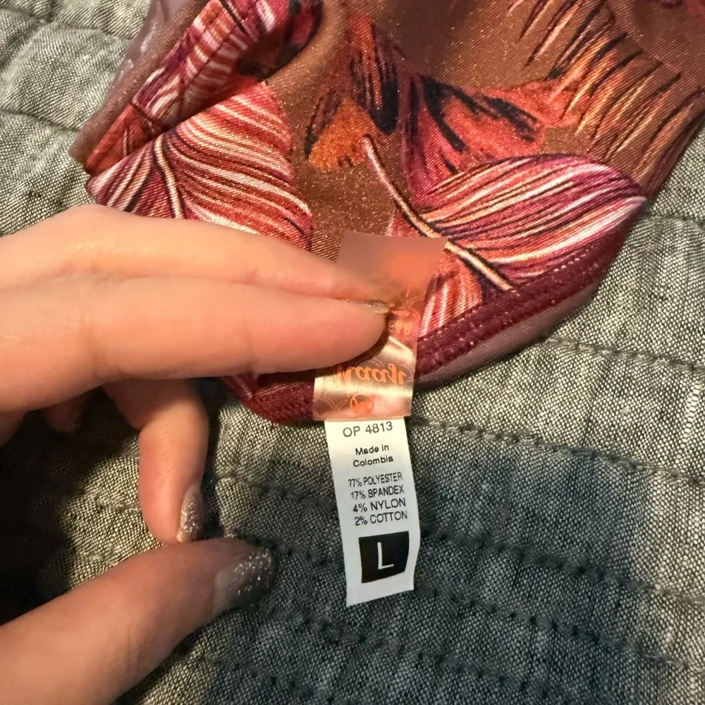 NWT Maaji high rise leggings, Size L - Picture 6 of 10